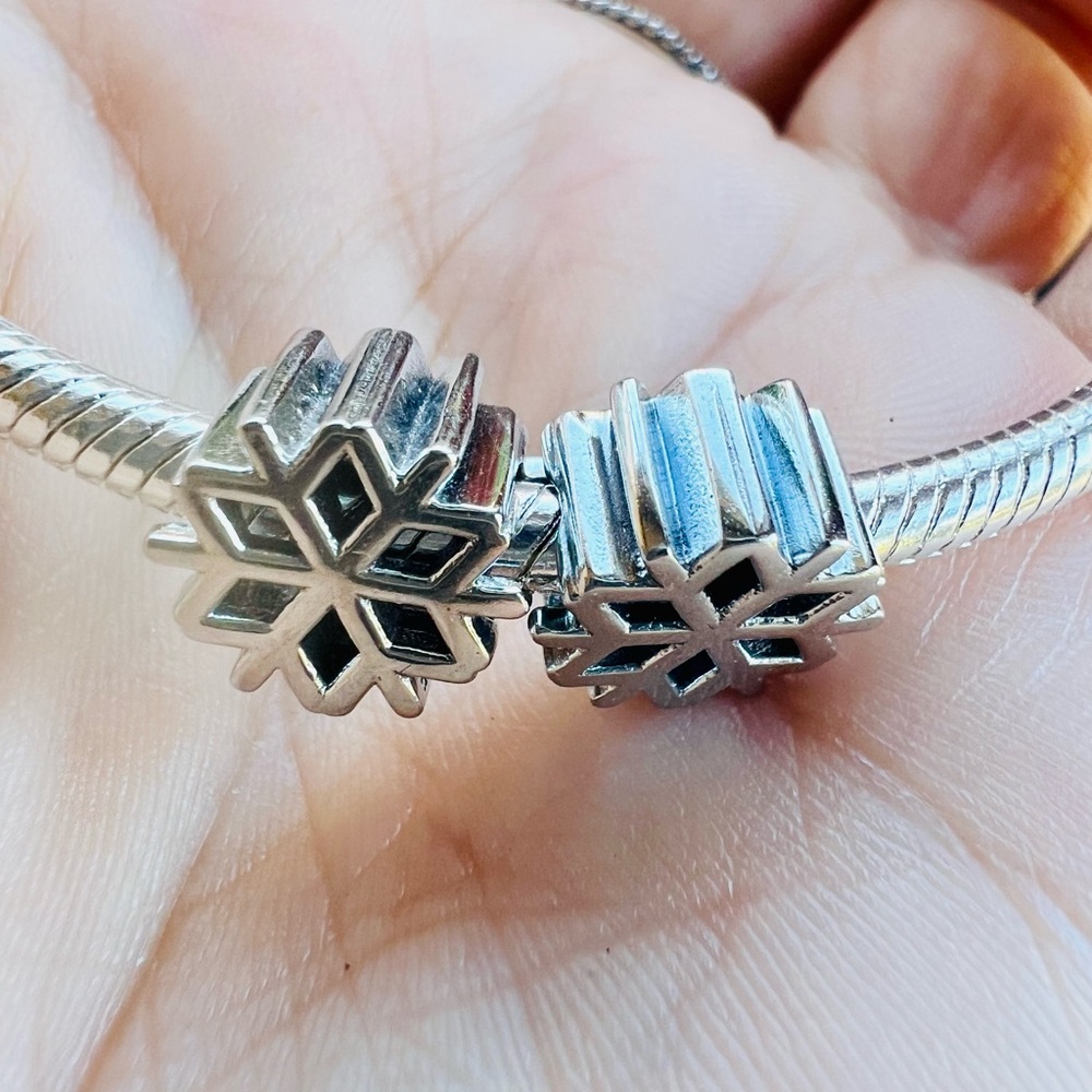 Snowflake Charm - Picture 8 of 14